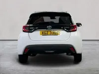 Used Toyota Yaris Hybrid Design 116 HP (85 kW) 2022 White Hatchback