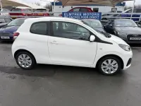 Used Peugeot 108 Active 72 HP (52 kW) 2018 White Hatchback