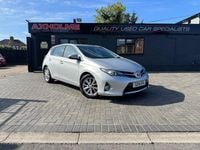 Usado Toyota Auris 2014 Prateado Citadino