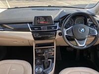 Used BMW 220 Active Tourer Luxury Line 189 HP (139 kW) 2015 White MPV