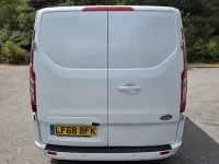 Used Ford Transit Custom Limited 130 HP (95 kW) 2018 White Van