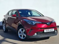 Usado Toyota C-HR 115 HP (84 kW) 2019 Vermelho SUV