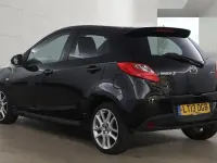 Begagnad Mazda 2 2013 Svart Halvkombi