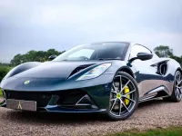 Used Lotus Emira 404 HP (297 kW) 2023 Green Coupe