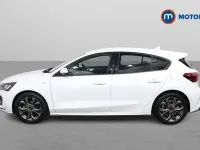 Second-hand Ford Focus ST-Line 125 CP (91 kW) 2022 Alb Hatchback