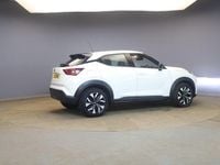 Usado Nissan Juke Acenta 117 HP (86 kW) 2022 Branco SUV