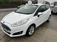 Used Ford Fiesta Zetec 82 HP (60 kW) 2015 White Hatchback
