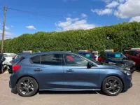 Used Ford Focus ST-Line 125 HP (91 kW) 2018 Chrome blue Hatchback