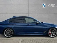 Usado BMW M550 Shadowline 530 CV (389 kW) 2022 Azul Berlina