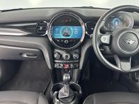 Begagnad Mini Cooper Classic 136 HK (100 kW) 2022 Blå Halvkombi