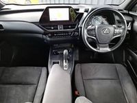 Usado Lexus UX 150 kW (204 HP) 2024 Preto SUV