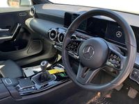 Usado Mercedes A180 SE 136 HP (100 kW) 2020 Prateado Citadino