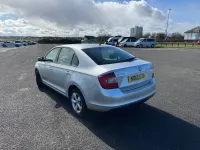 Begagnad Skoda Rapid SE 2013 Silver Halvkombi
