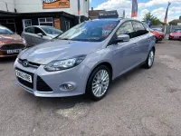 Used Ford Focus Zetec 125 HP (91 kW) 2012 Blue Hatchback