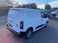 Used Citroën Berlingo PureTech 110 HP (80 kW) 2022 White MPV