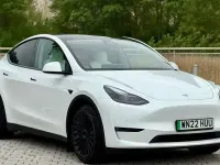 Używany Tesla Model Y Long Range AWD 286 kW (389 KM) 2025 SUV