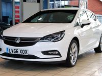 Used Vauxhall Astra SRi 150 HP (110 kW) 2016 White Hatchback