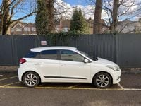 Used Hyundai i20 Premium 2015 White Hatchback