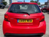 Used Toyota Yaris 69 HP (50 kW) 2015 Red Hatchback