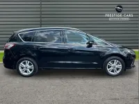 Usado Ford S-MAX Titanium 190 CV (139 kW) 2023 Negro Monovolumen