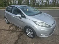 Usado Ford Fiesta 67 HP (49 kW) 2009 Prateado Citadino