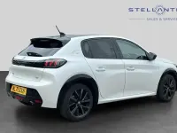 Used Peugeot 208 Premium 99 HP (72 kW) 2021 White Hatchback
