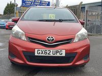 Used Toyota Yaris 90 HP (66 kW) 2012 Red Hatchback