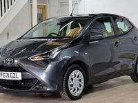 Usado Toyota Aygo X-play 71 HP (52 kW) 2021 Cinzento Citadino