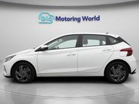 Used Hyundai i20 SE 100 HP (73 kW) 2023 White Hatchback
