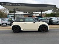 Used Mini John Cooper Works Hatch 209 HP (153 kW) 2010 White Hatchback