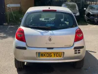 Used Renault Clio II Dynamique 98 HP (72 kW) 2006 Silver Hatchback
