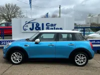 Usado Mini Cooper D Hatch 116 HP (85 kW) 2015 Azul Citadino