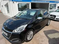 Used Peugeot 208 Signature Sky 82 HP (60 kW) 2019 Black Hatchback