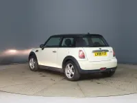 Begagnad Mini Cooper Hatch 2009 Vit Halvkombi