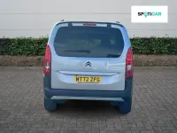 Usado Citroën Berlingo XTR 128 HP (94 kW) 2023 Cinzento Monovolume