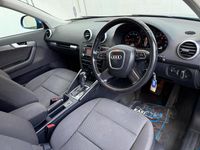 Używany Audi A3 Basis 2010 Niebieski Hatchback