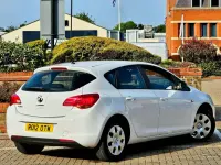 Used Vauxhall Astra 2012 White Hatchback