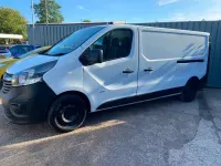 Used Vauxhall Vivaro 115 HP (84 kW) 2014 White MPV