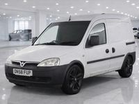 Used Vauxhall Combo 75 HP (55 kW) 2008 White MPV