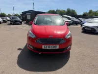 Käytetty Ford C-MAX Titanium 2018 Punainen Tila-auto