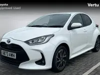 Used Toyota Yaris Design 116 HP (85 kW) 2023 Pure white (solid paint) Hatchback