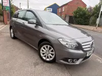 Usado Mercedes B180 SE 109 CV (80 kW) 2014 Gris Monovolumen