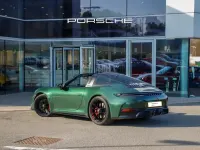 Begagnad Porsche 992 541 HK (397 kW) 2026 Grön Cab
