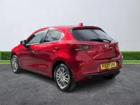 Begagnad Mazda 2 Exclusive-Line 90 HK (66 kW) 2023 Röd Halvkombi