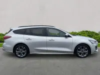 Usado Ford Focus ST-Line 2023 Plateado Familiar