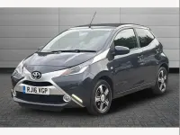 Gebraucht Toyota Aygo X-clusiv 69 PS (50 kW) 2016 Grau Kleinwagen