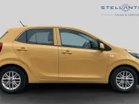 Used Kia Picanto 66 HP (48 kW) 2024 Yellow Hatchback