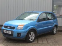 Used Ford Fusion Zetec 80 HP (58 kW) 2010 Blue Hatchback