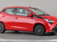 Used Toyota Aygo X-play 72 HP (52 kW) 2020 Red Hatchback