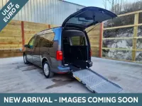 Usado VW Caddy Maxi Life 122 CV (89 kW) 2020 Gris Monovolumen